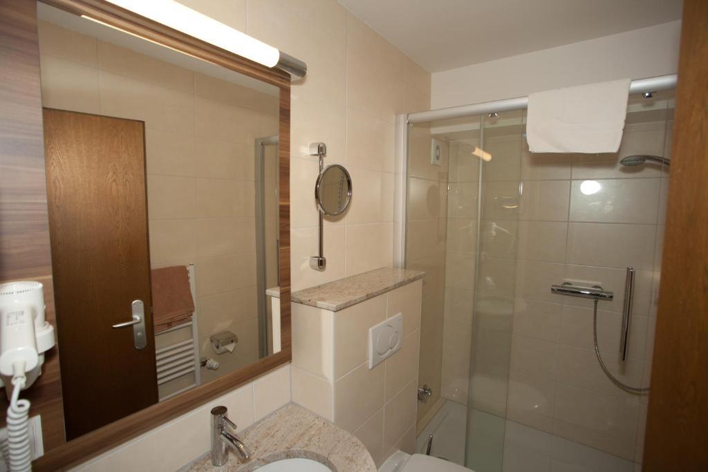Hotel Knaus Am Hafen Uhldingen-Mühlhofen Kamer foto