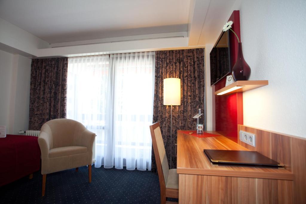 Hotel Knaus Am Hafen Uhldingen-Mühlhofen Kamer foto