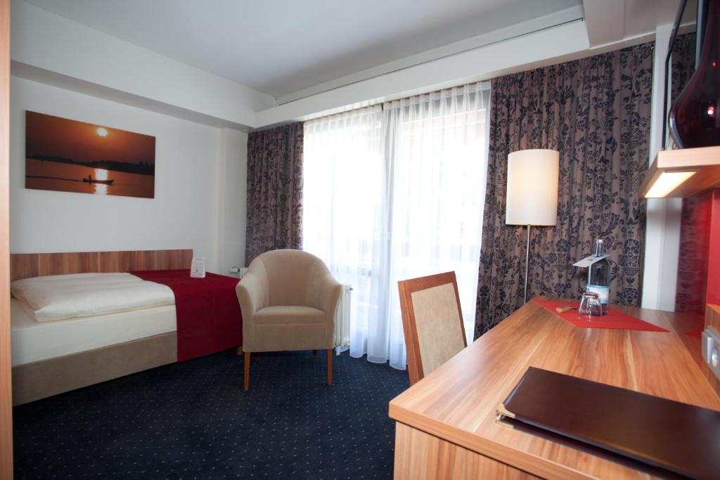 Hotel Knaus Am Hafen Uhldingen-Mühlhofen Kamer foto