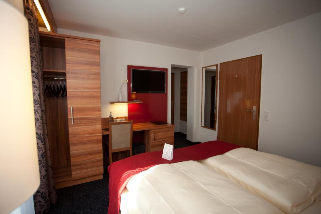 Hotel Knaus Am Hafen Uhldingen-Mühlhofen Kamer foto