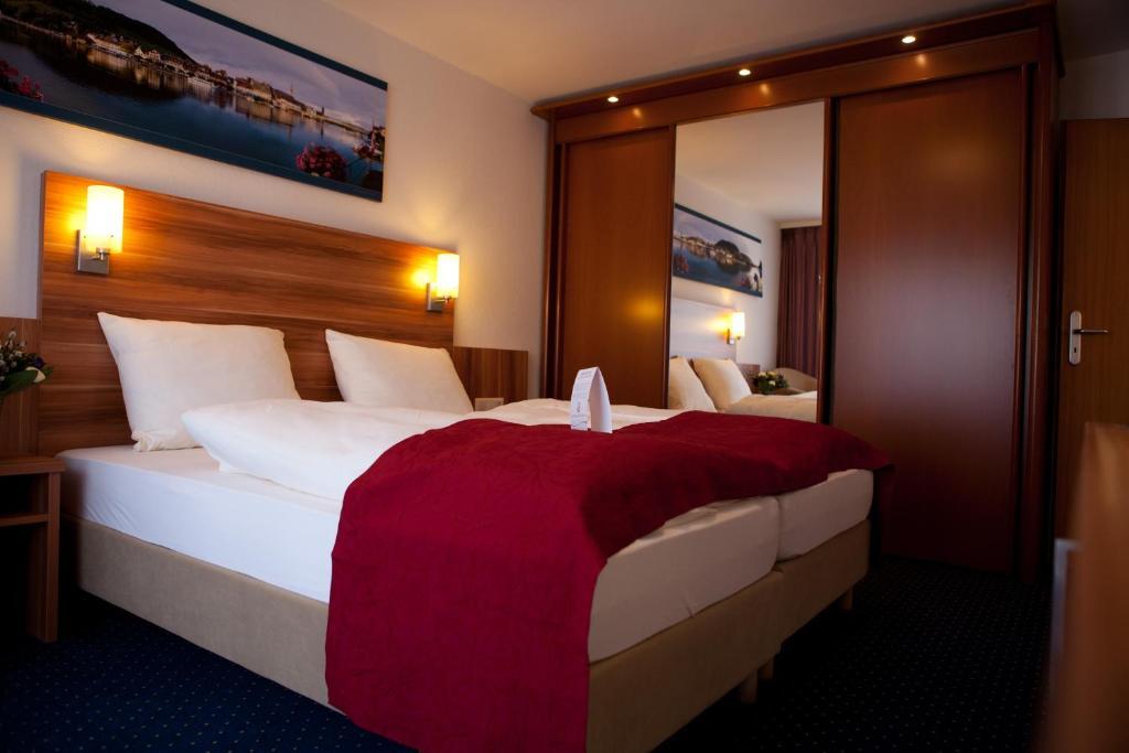 Hotel Knaus Am Hafen Uhldingen-Mühlhofen Kamer foto